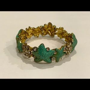 Gold tone Textured Starfish ~ Crystal Clusters Starfish Bracelet
